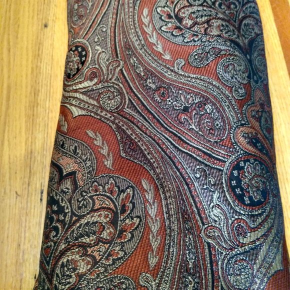 Food Network Oval Tablecloth Table Covering 82" x 62" - Picture 6 of 6